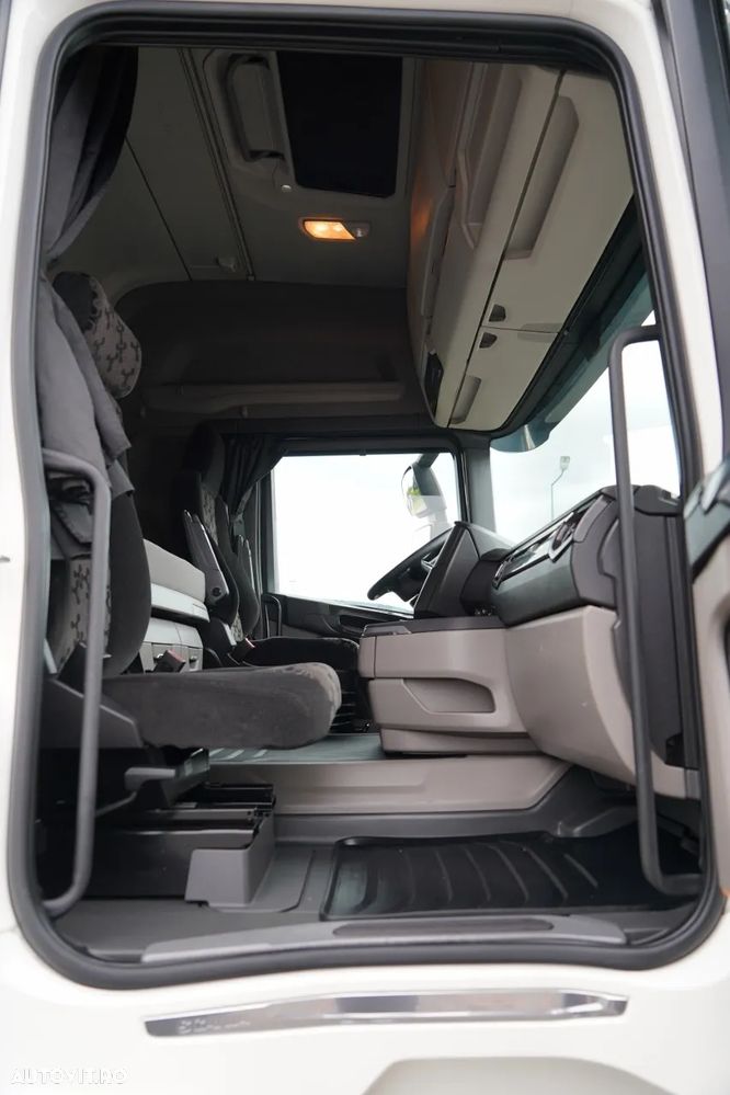 Scania R 520 / V8 / SISTEM HIDRAULIC / RETARDER / I-PARK COOL / FULL AIRMATIC / EURO 6 - 36