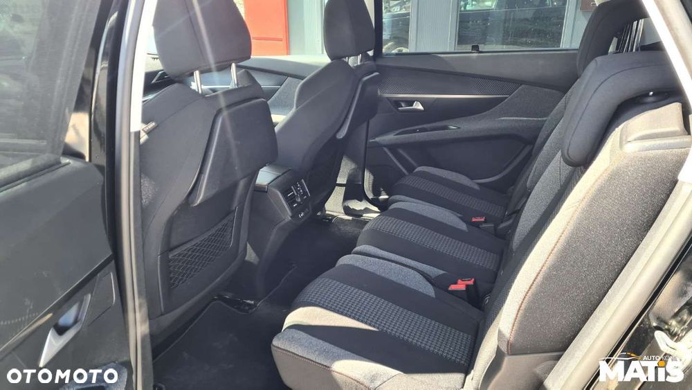 Peugeot 5008 - 8