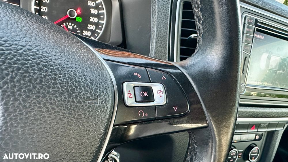 Volkswagen Amarok - 32