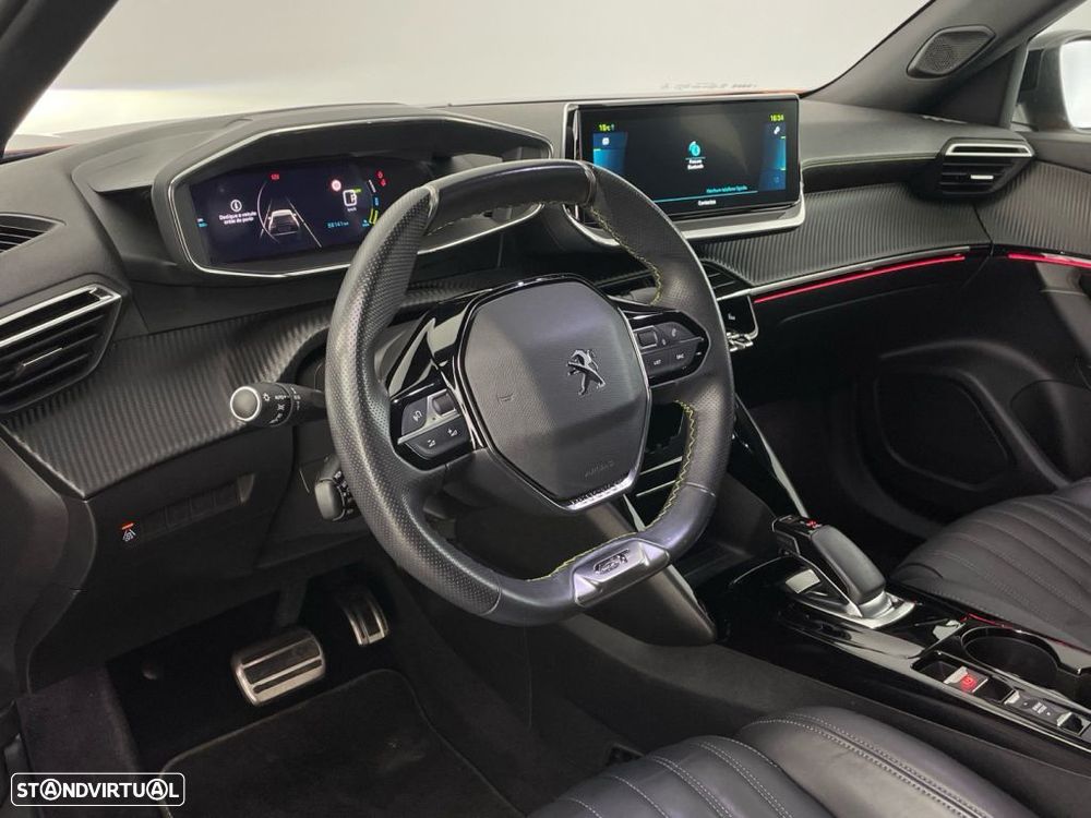 Peugeot e-2008 50 kWh GT - 16