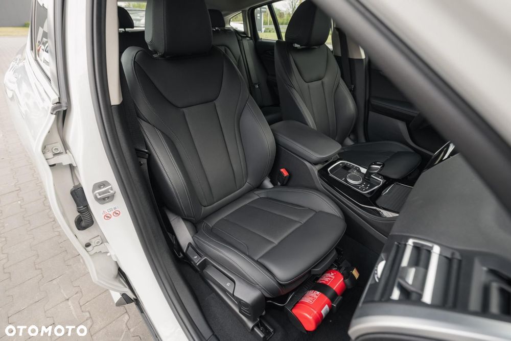 BMW X4 xDrive20d mHEV sport - 16