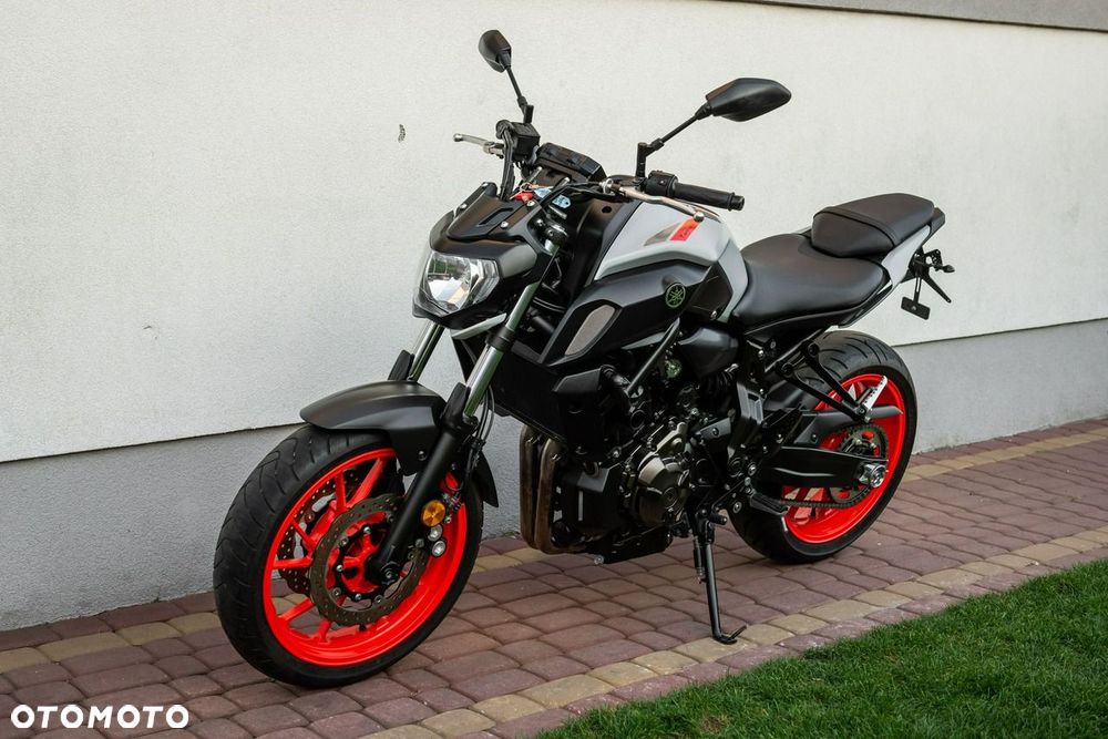 Yamaha MT - 7