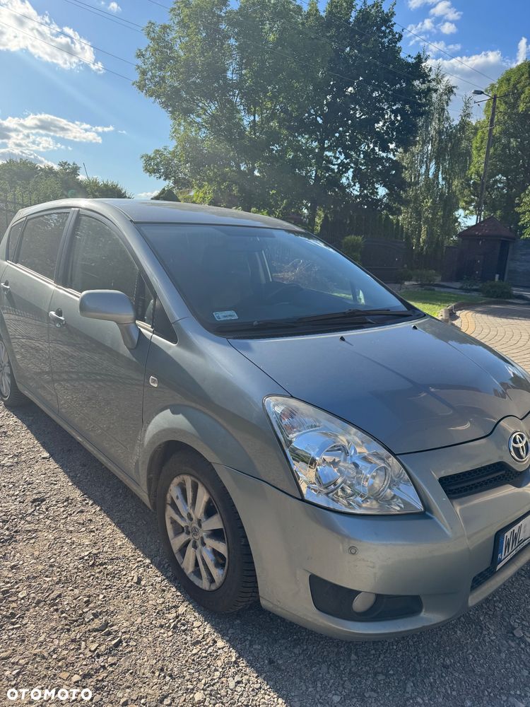 Toyota Corolla Verso 2.2 D-4D - 2