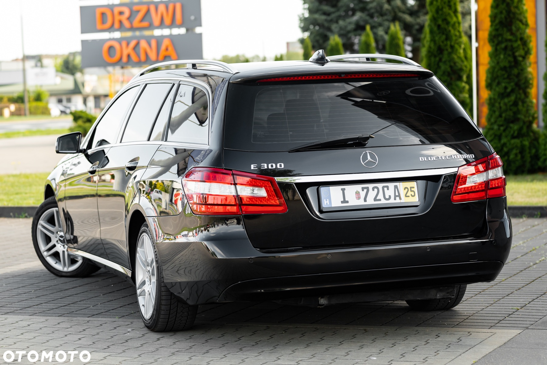 Mercedes-Benz Klasa E 300 T BlueTEC HYBRID 7G-TRONIC Avantgarde - 13