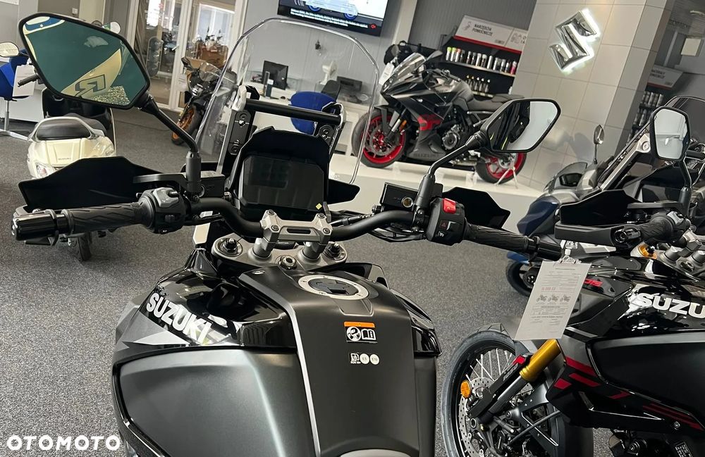 Suzuki V-STROM - 10