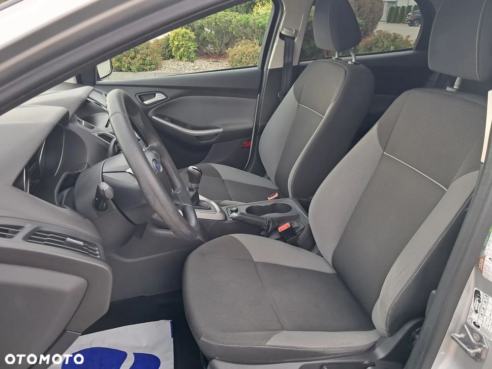 Ford Focus 1.6 Trend - 19