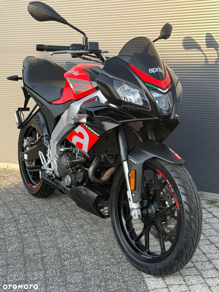 Aprilia Tuono - 10