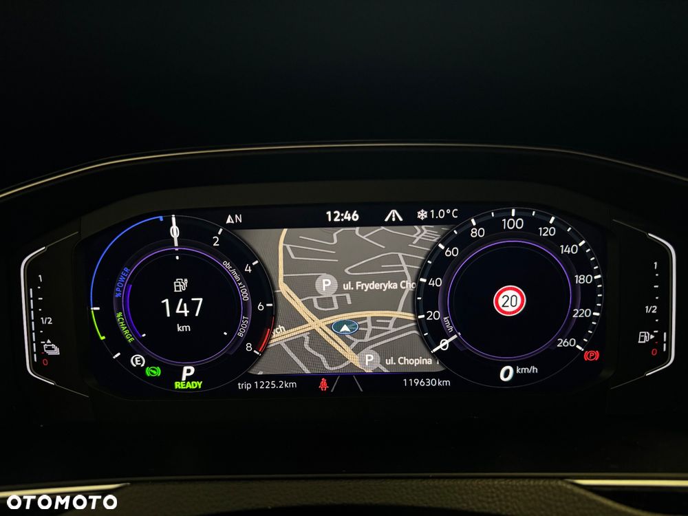 Volkswagen Passat - 19