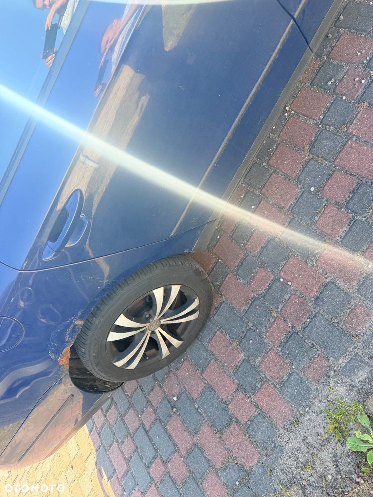 Volkswagen Passat - 4