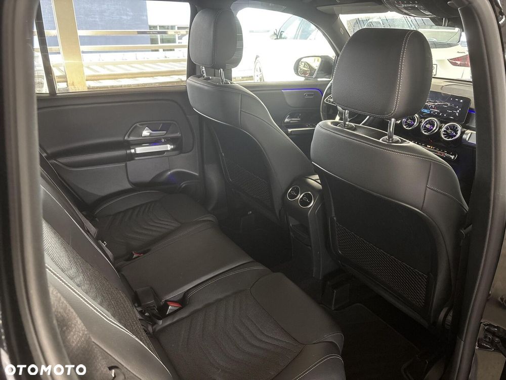 Mercedes-Benz GLB - 21
