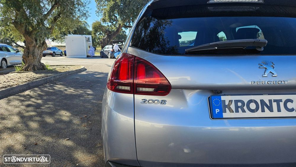 Peugeot 2008 1.2 PureTech Style - 10