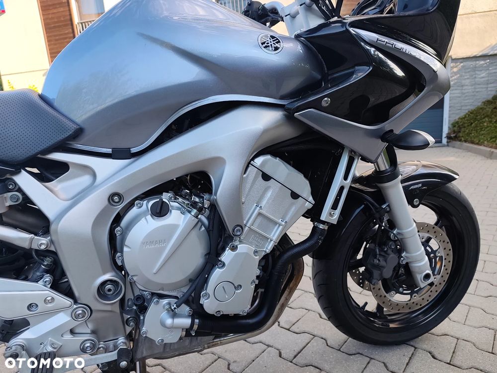 Yamaha FZ6 - 12