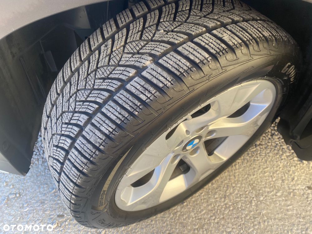 BMW X1 sDrive18d xLine - 34