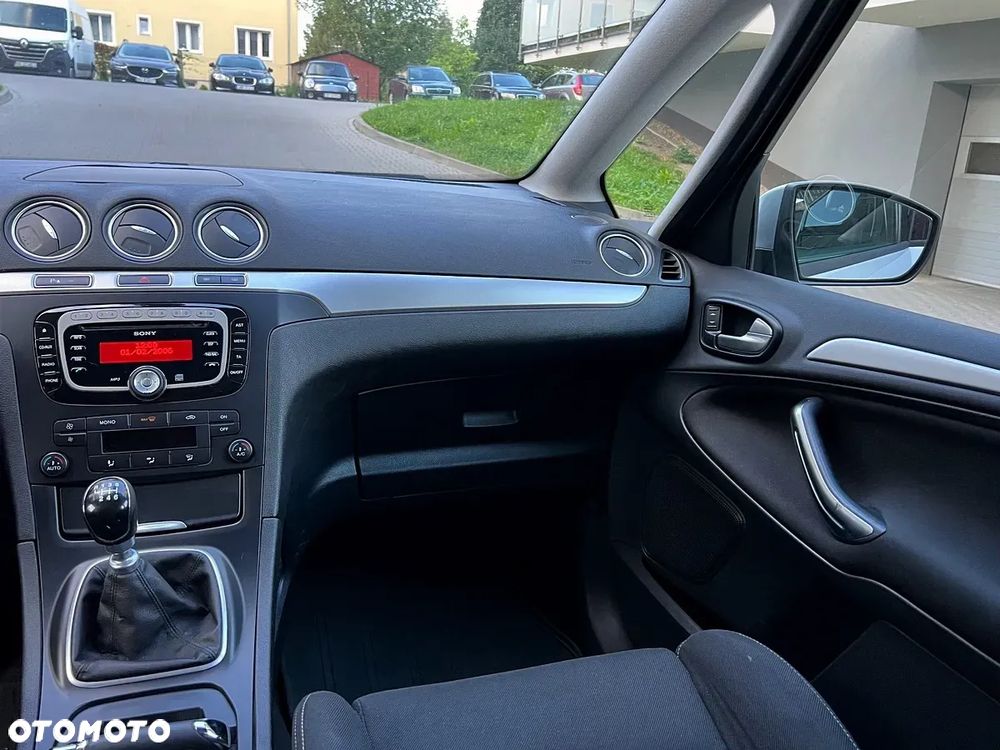 Ford S-Max 2.0 TDCi DPF Ambiente - 13