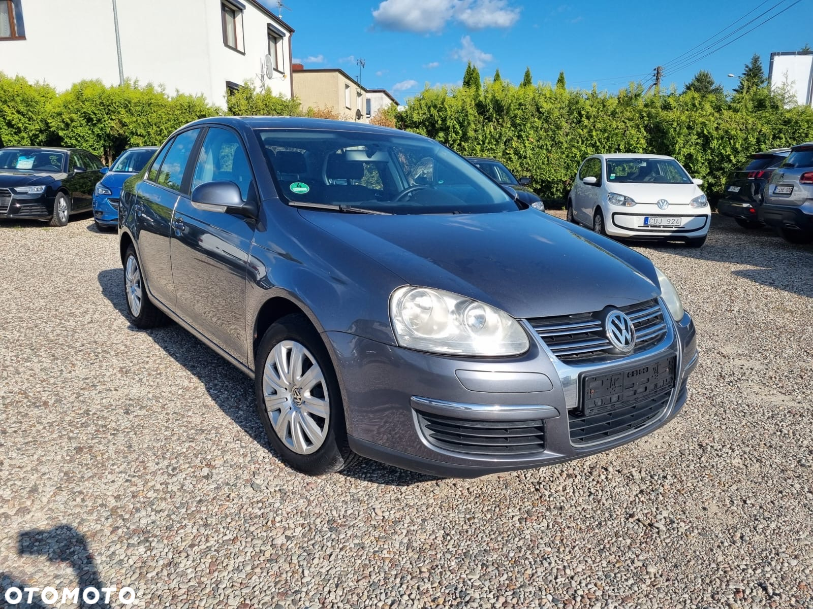 Volkswagen Jetta - 2