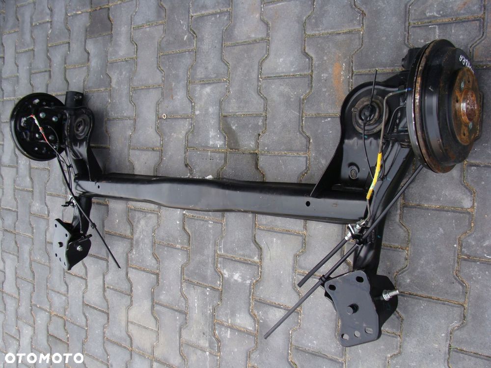 belka oś tylna mahindra - 2