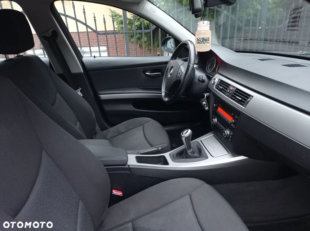 BMW Seria 3 318d - 13