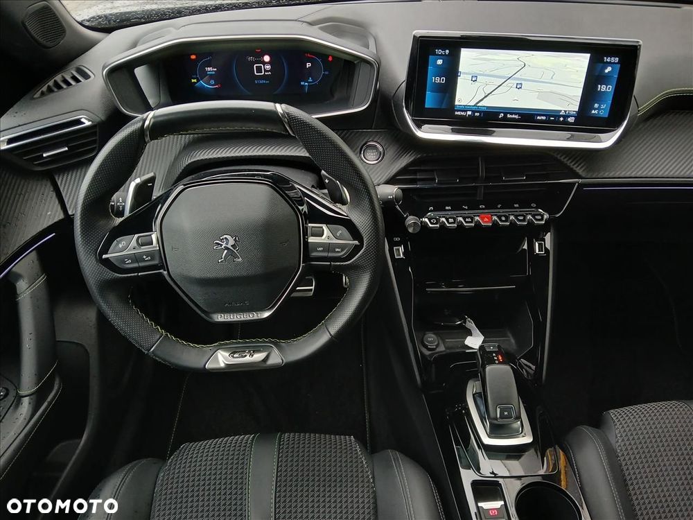 Peugeot 2008 1.2 PureTech GT S&S - 11