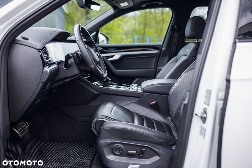 Volkswagen Touareg 3.0 V6 TDI SCR 4Mot R-Line - 28