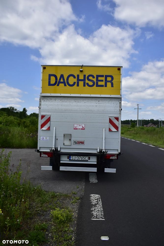 Mercedes-Benz Sprinter - 16