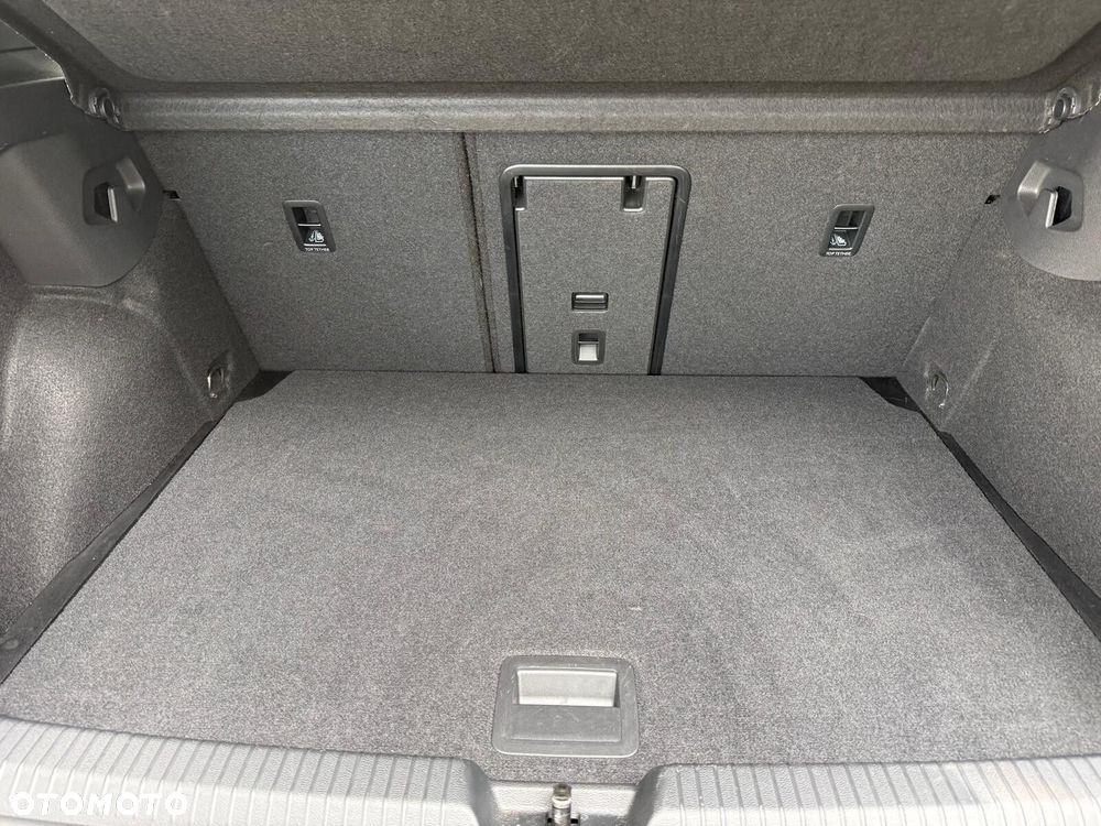 Volkswagen Golf - 16