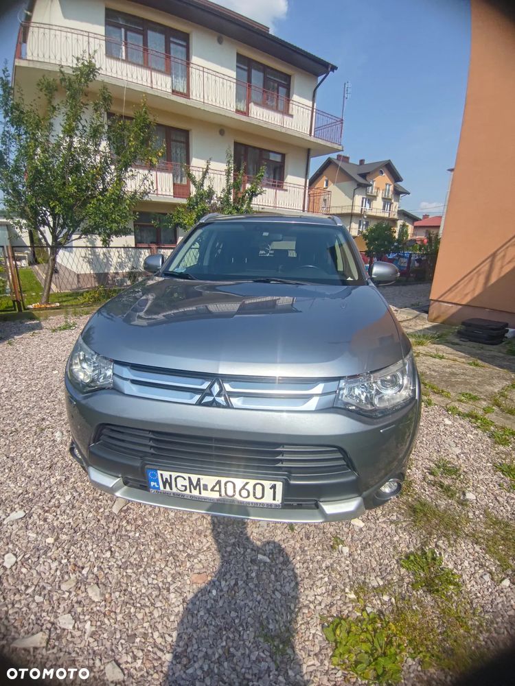 Mitsubishi Outlander - 1