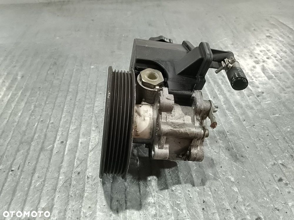 POMPA WSPOMAGANIA MERCEDES-BENZ W203 1.8 B - 5