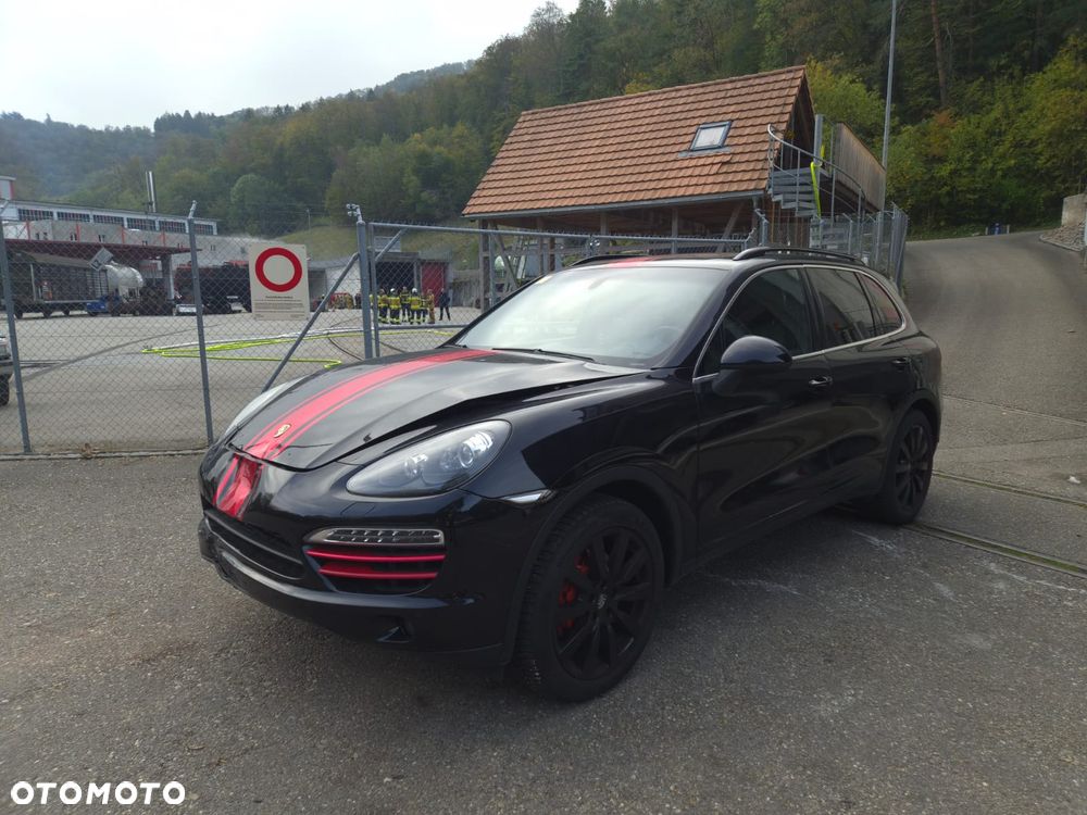 Porsche Cayenne 2013 photo 2