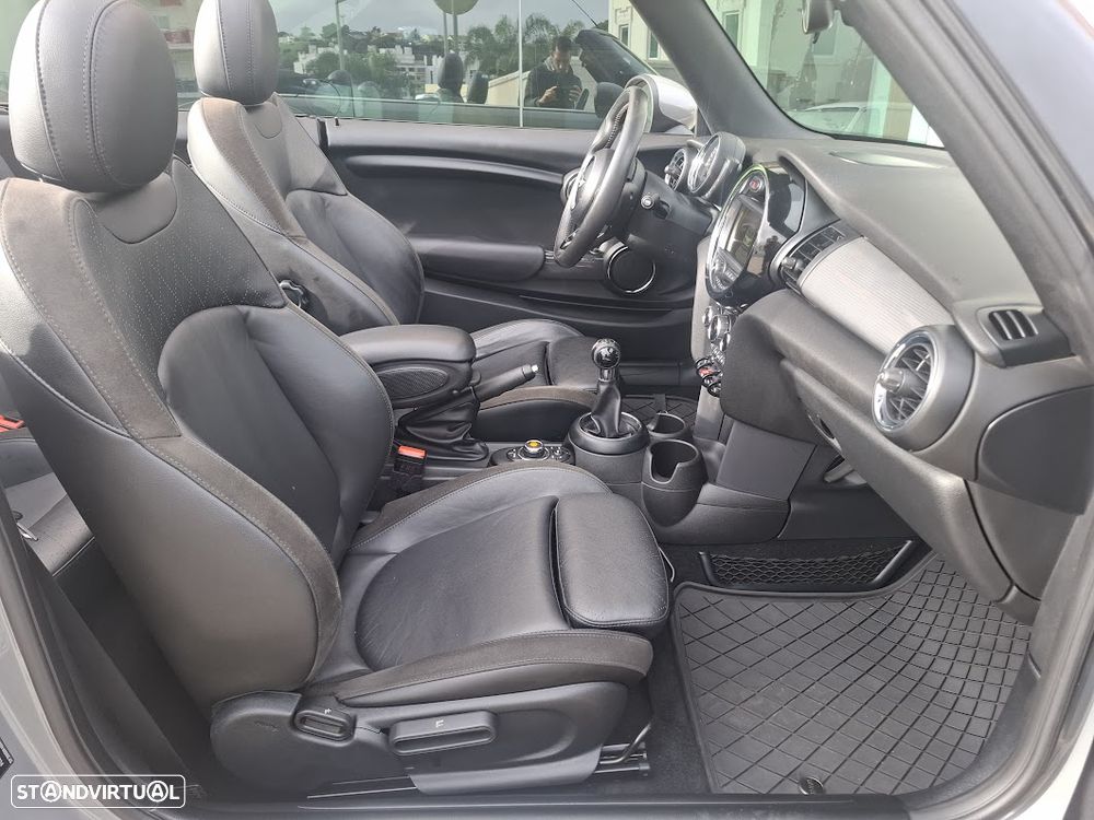 MINI Cabrio Cooper Essential - 45