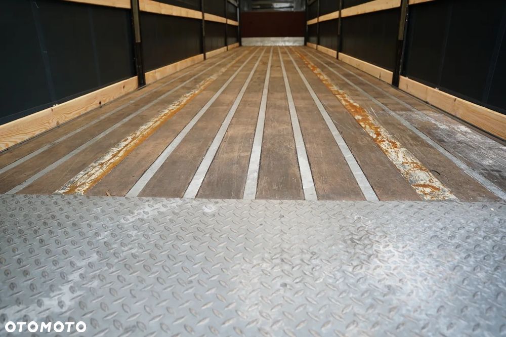 Fruehauf / FIRANKA / STANDARD / WINDA 2 000 kg / MOCNA PODŁOGA SZYNA DESKA / OSIE SAF - 32