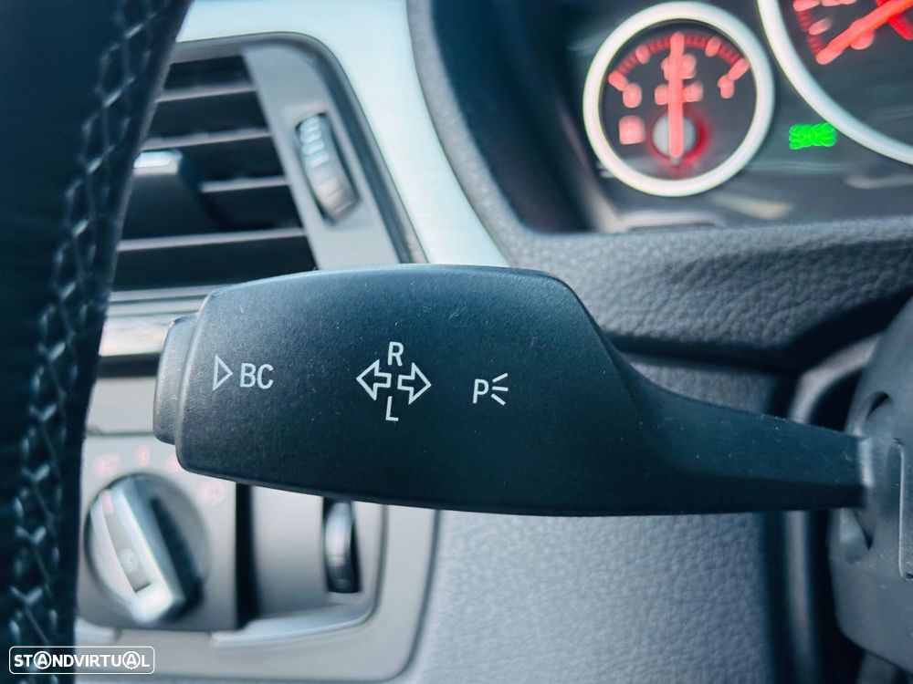 BMW 320 d Touring Pack M - 26