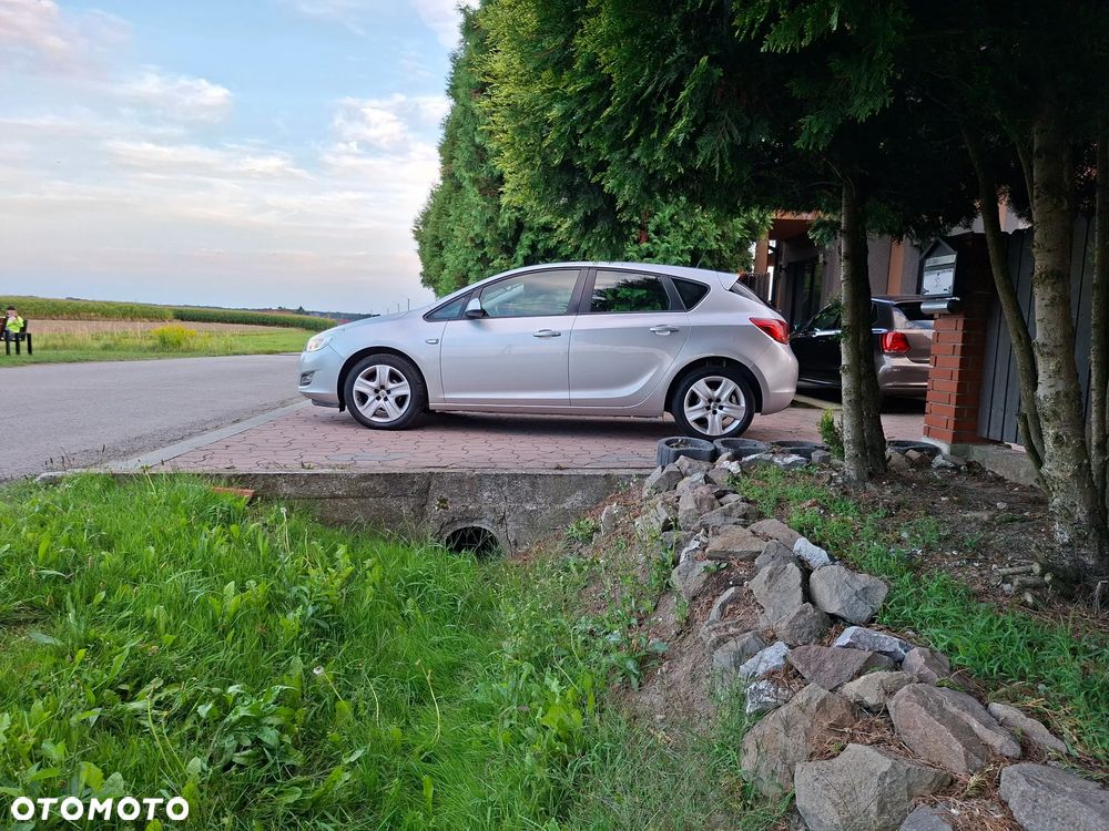 Opel Astra - 2