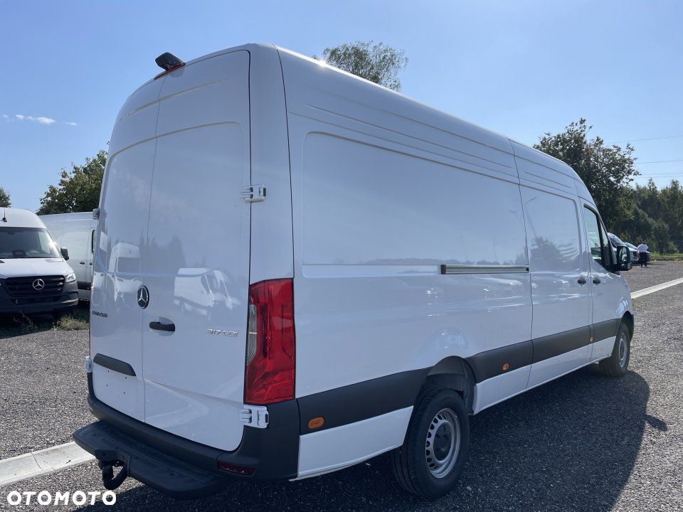 Mercedes-Benz Sprinter - 4