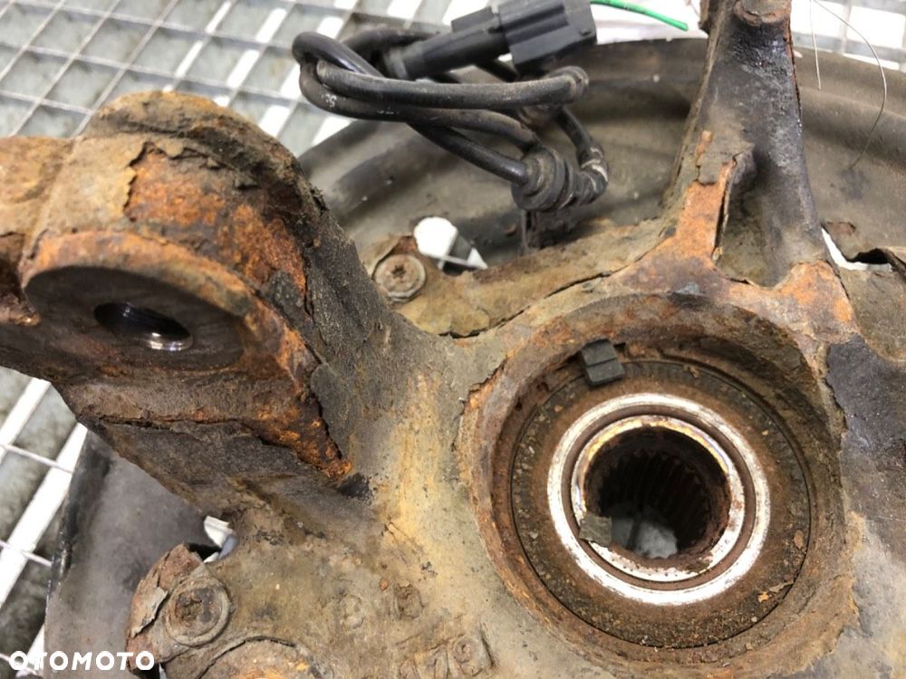 ZWROTNICA PRAWY PRZÓD  RENAULT MEGANE III liftback (BZ0/1_, B3_) 2008 - 2022 1.5 dCi (BZ0C) 66 kW - 4