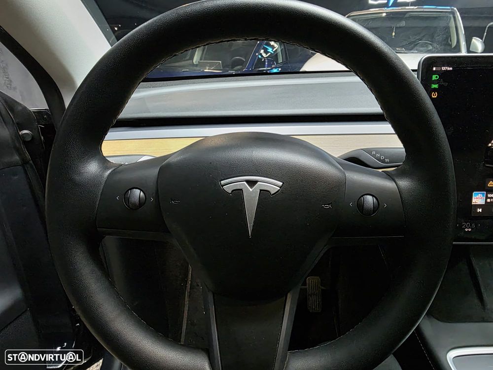Tesla Model Y Performance Tração Integral - 31