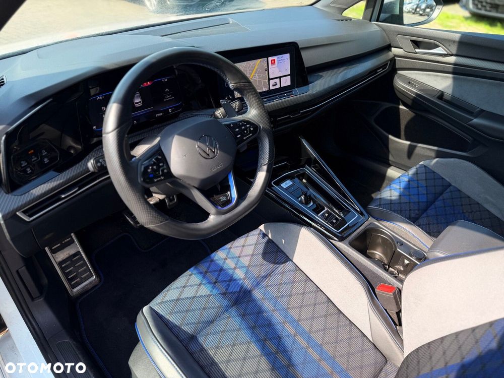 Volkswagen Golf - 10