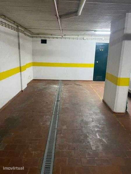 Lugar estacionamento coberto Laranjeiras Estrada da Luz - Grande imagem: 3/3