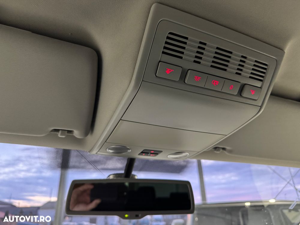 Volkswagen Multivan - 36