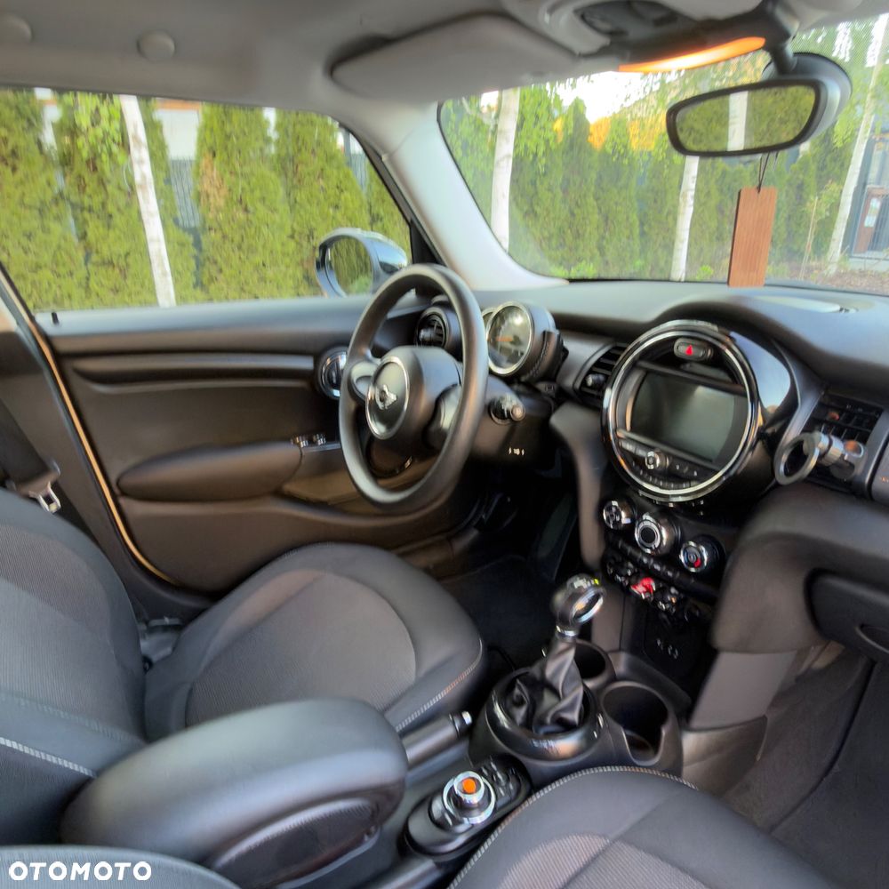 MINI Cooper Standard - 19