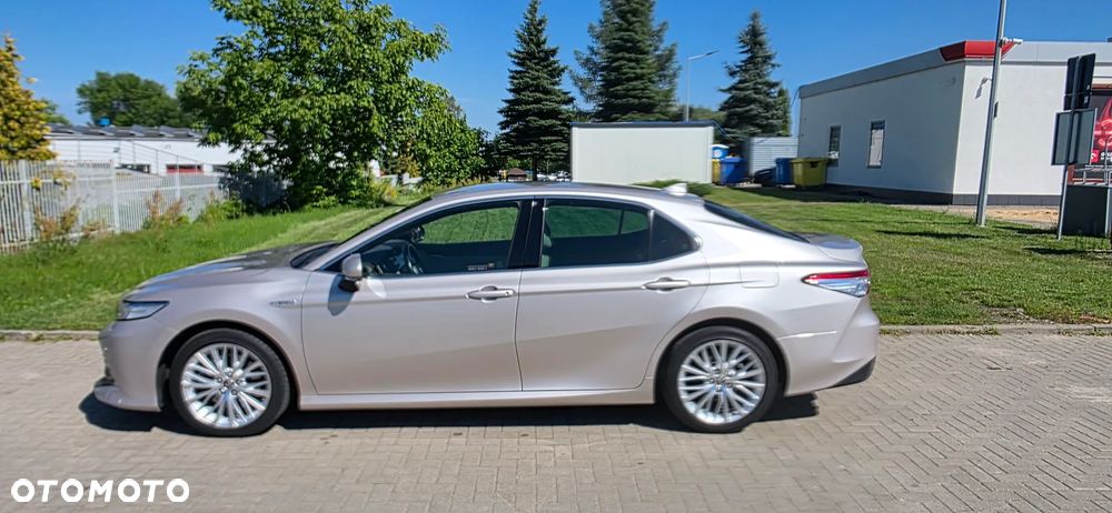 Toyota Camry 2.5 Hybrid Executive CVT - 2