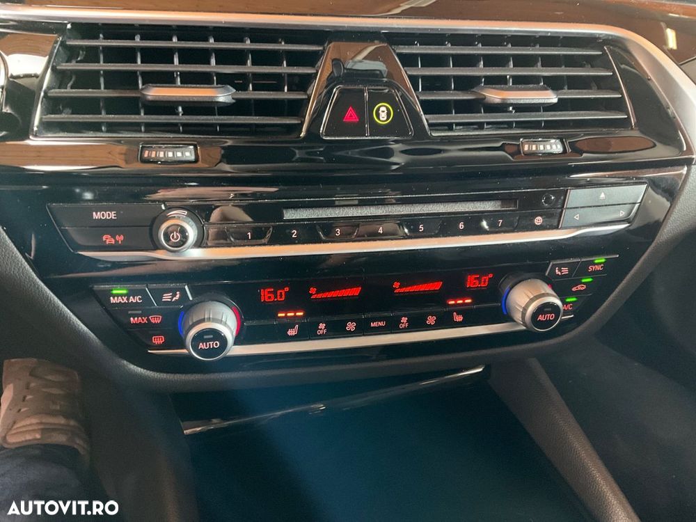 BMW Seria 5 520d Aut. - 17