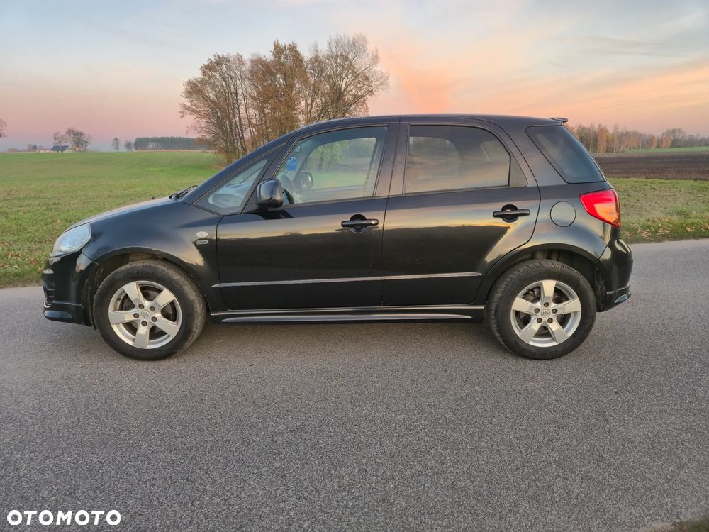 Suzuki SX4 1.6 Premium - 11