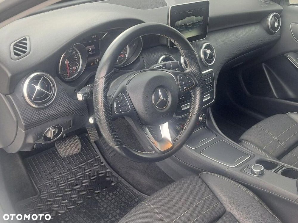 Mercedes-Benz Klasa A 200 7G-DCT - 9