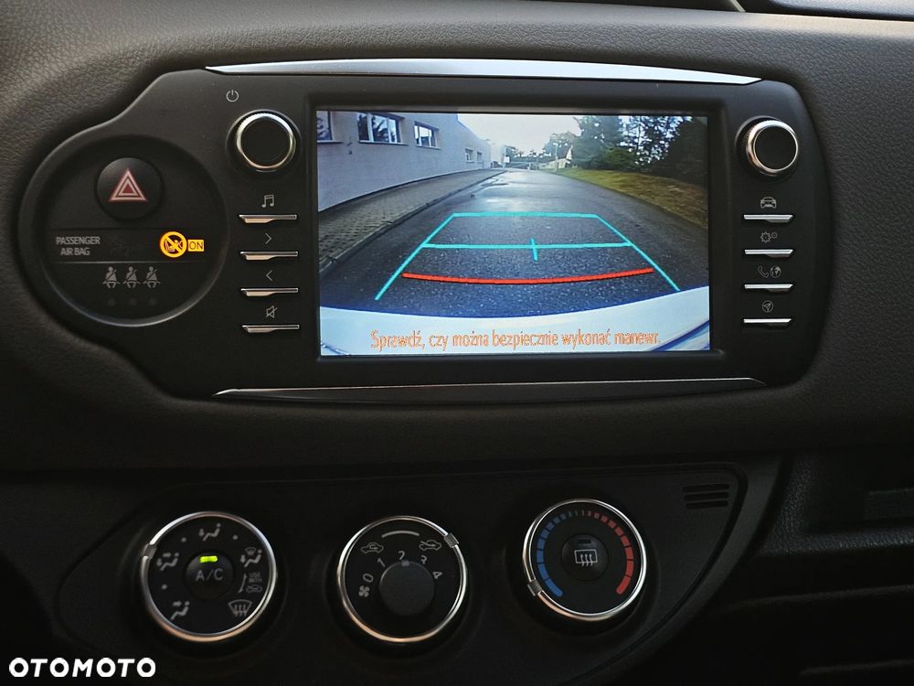 Toyota Yaris 1.5 Premium - 17