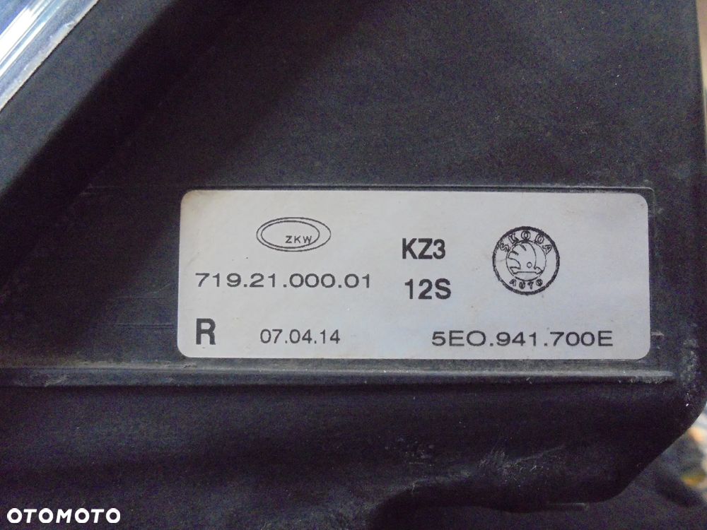 SKODA OCTAVIA III HALOGEN PRAWY PRZÓD EUROPA - 6