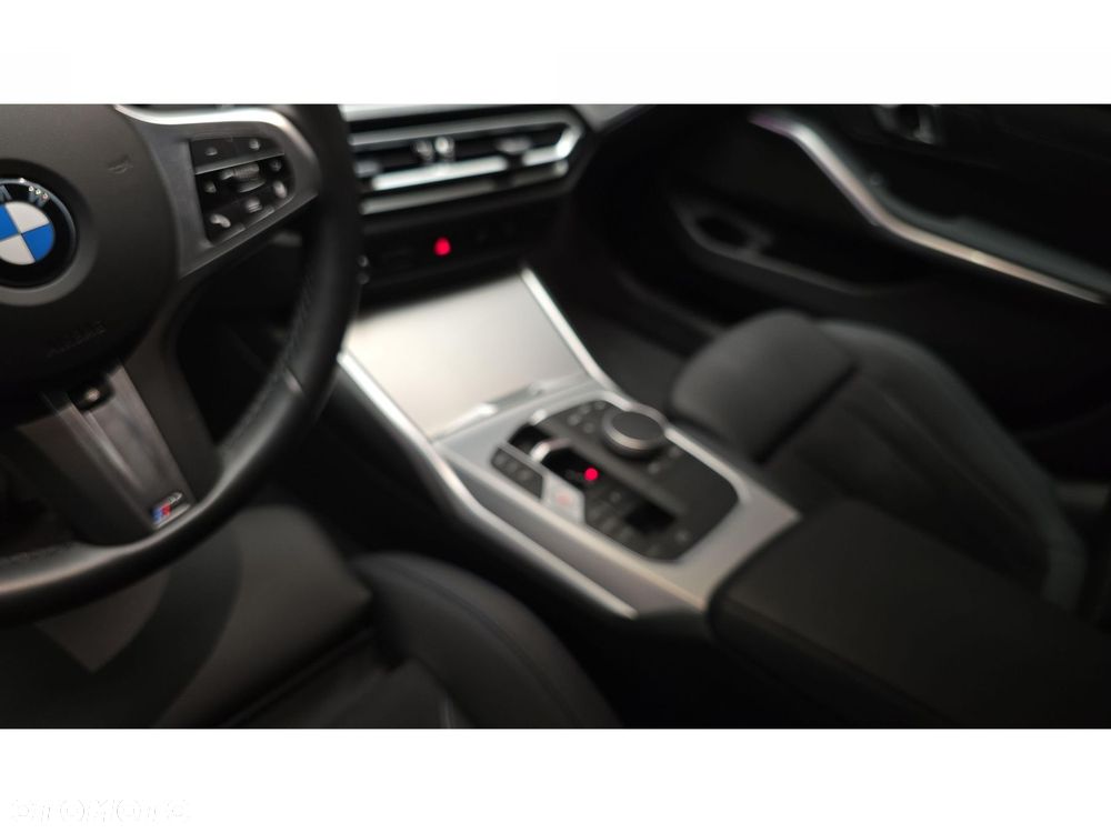 BMW Seria 3 320d xDrive mHEV M Sport sport - 22