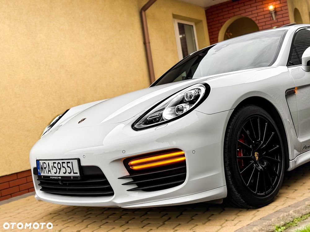 Porsche Panamera GTS PDK - 4