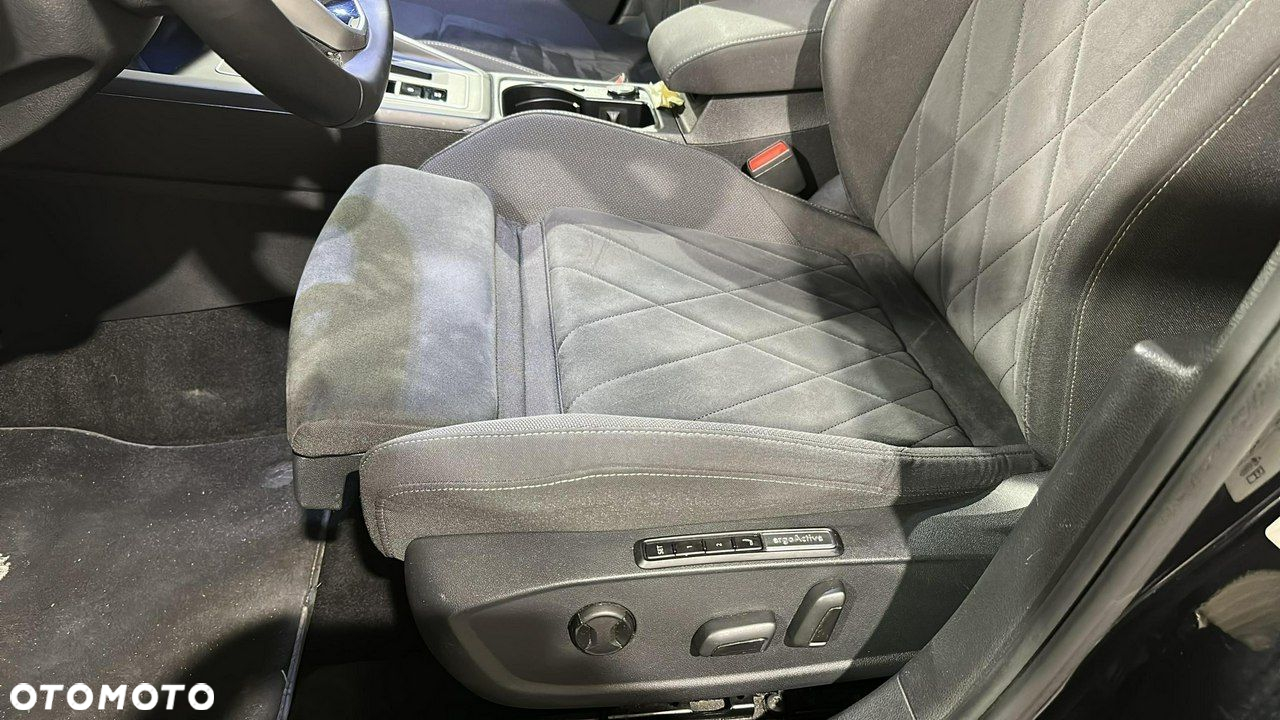 Volkswagen Golf - 13
