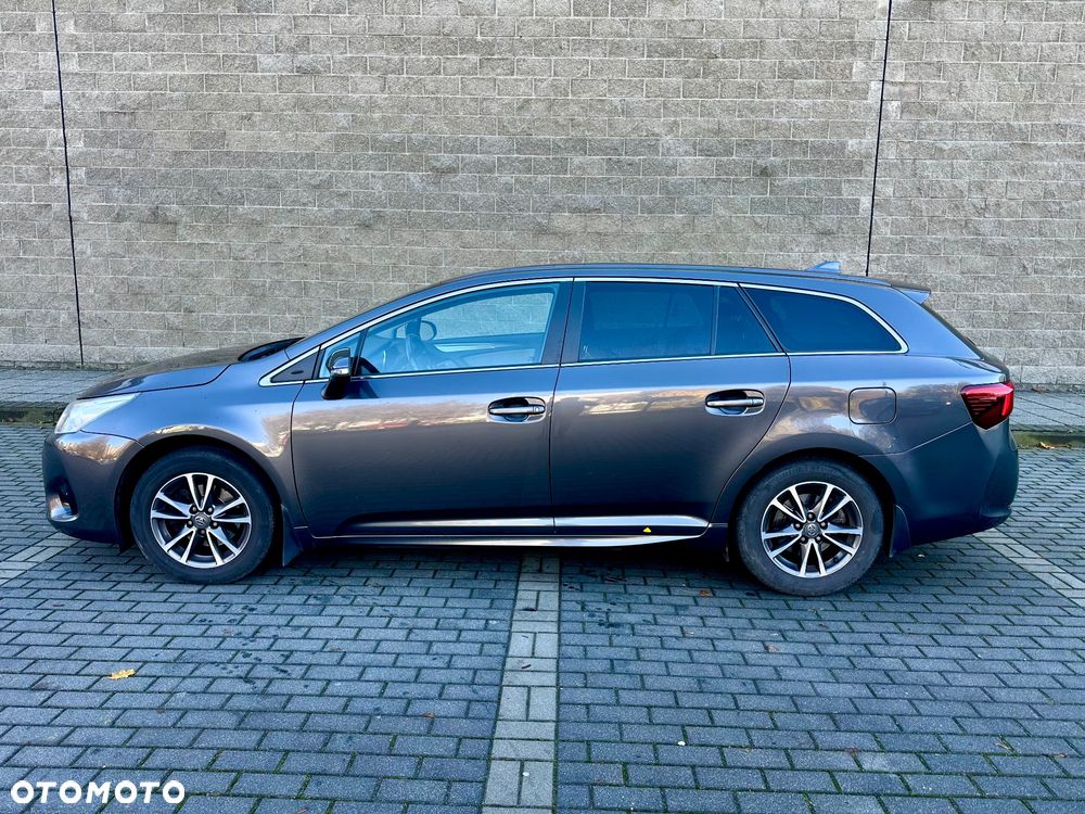 Toyota Avensis 1.8 Selection - 4