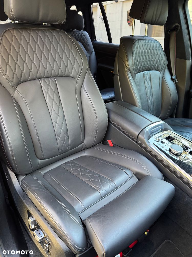BMW X7 M50i sport - 13